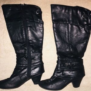 Bare Traps, Black Boots (7M)
